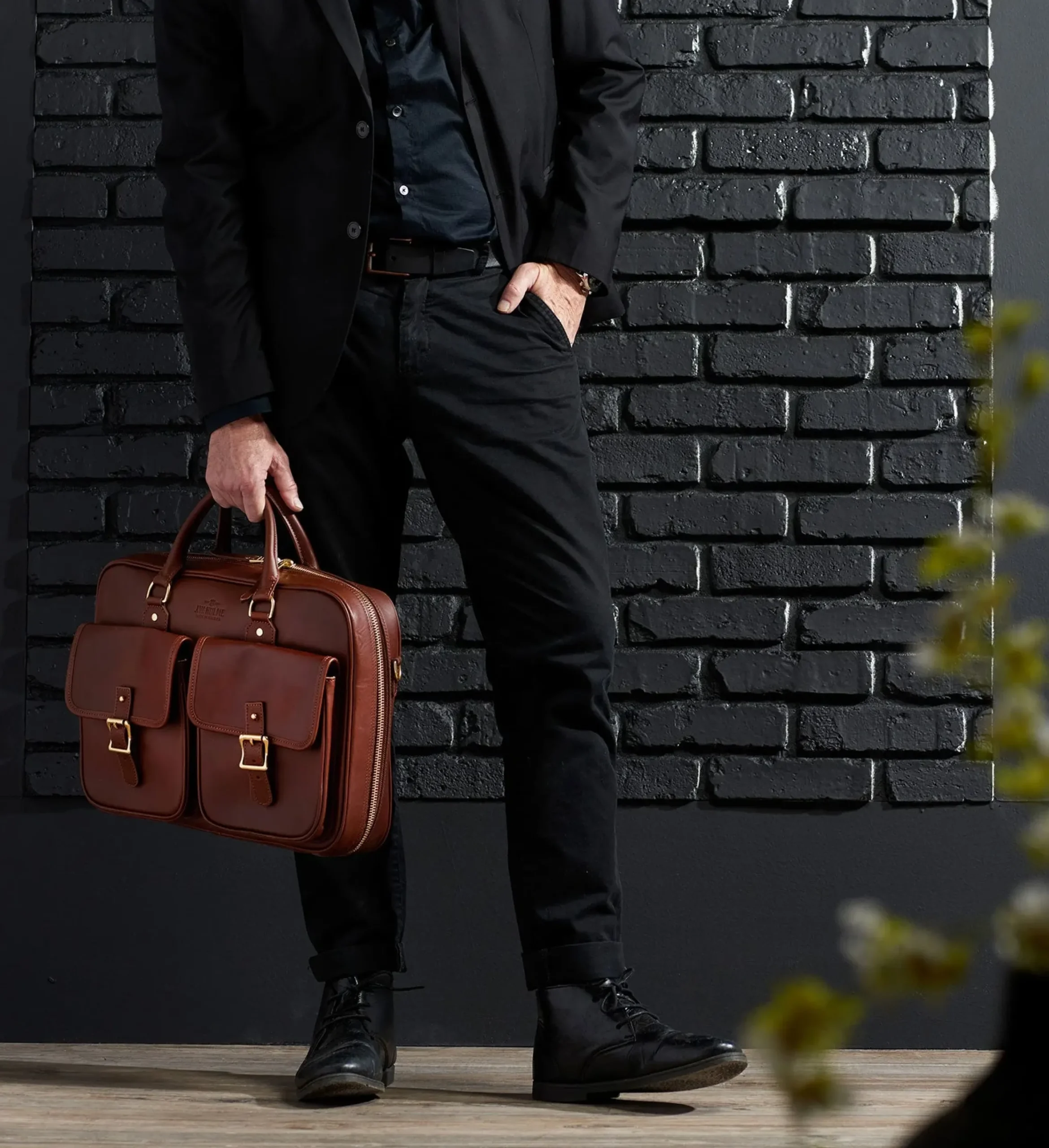 Editor Briefcase With Trolley Sleeve>J. W. Hulme Co