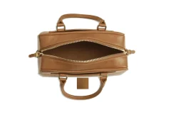 Emma Satchel><noscript><img width=