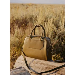 Emma Satchel><noscript><img width=