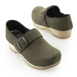 Sven Clogs Closed Back Large Buckle Women's>J. W. Hulme Co Online