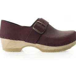 Sven Clogs Closed Back Large Buckle Women's><noscript><img width=